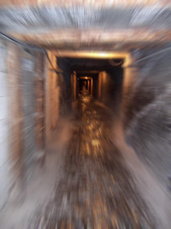 Pędzący w tunelu. Wieliczka.
